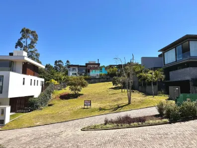 Lote/Terreno à venda, 762m² no Cacupé, Florianópolis