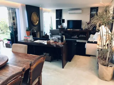 Casa com 3 Quartos à venda, 280m² no Jurerê, Florianópolis