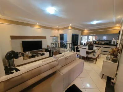 Casa com 3 Quartos à venda, 157m² no Jardim América I, Uberlândia