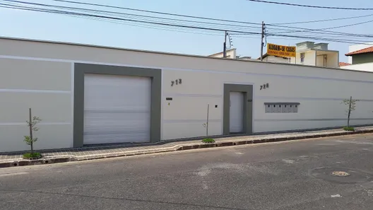 Casa com 2 Quartos para alugar, 57m² no Santa Mônica, Uberlândia