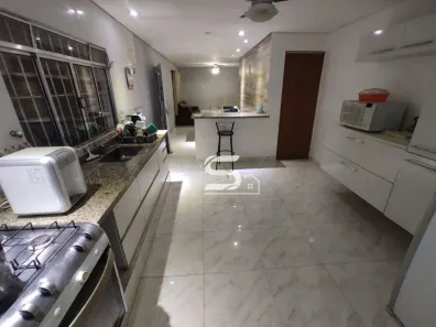 Sobrado com 3 Quartos à venda, 130m² no Jardim Teresa, São Paulo