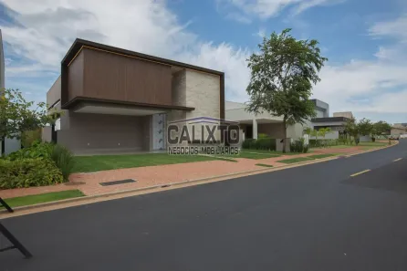Casa de Condomínio com 4 Quartos à venda, 233m² no Centro, Uberlândia