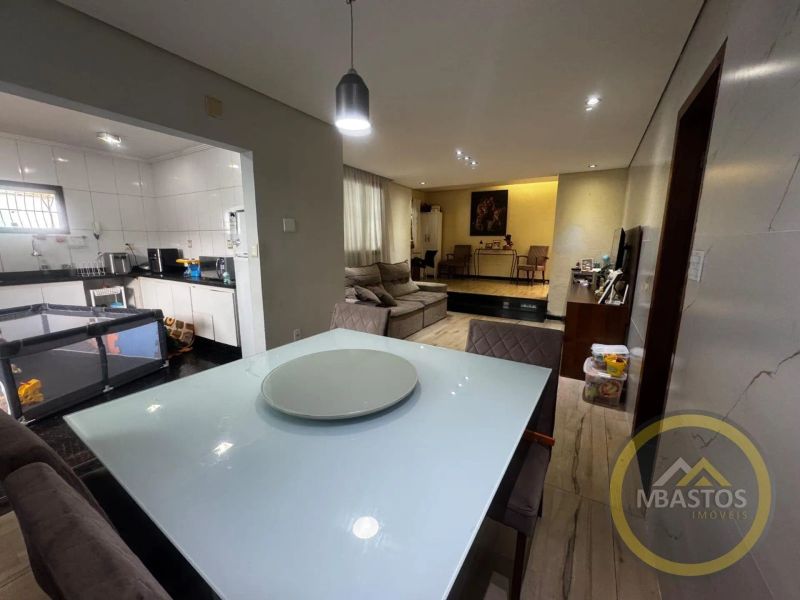 Casa com 3 quartos — Serrano, Belo Horizonte