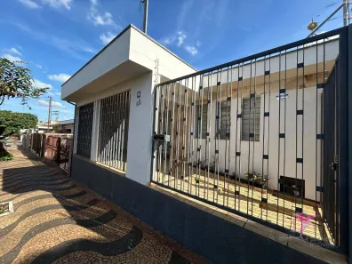 Casa com 3 Quartos à venda, 198m² no Centro, Leme