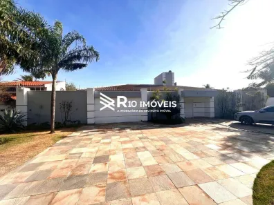 Casa com 4 Quartos para alugar, 480m² no Jardim Karaíba, Uberlândia