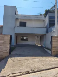 Sobrado com 3 Quartos para alugar, 250m² no Parque Varanguera, São Roque