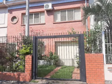 Sobrado com 3 Quartos à venda, 250m² no Medianeira, Porto Alegre