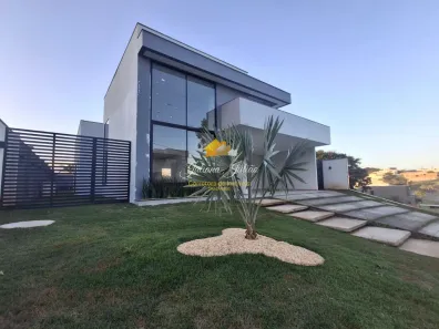 Casa com 3 Quartos à venda, 225m² no Extensão do Bosque, Rio das Ostras