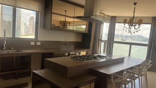 Apartamento com 4 Quartos para alugar, 184m² no Centro, Balneário Camboriú