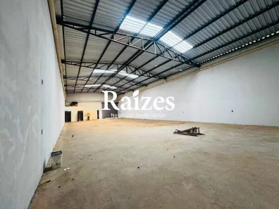 Galpão/Depósito/Armazém para alugar, 240m² no Osvaldo Rezende, Uberlândia