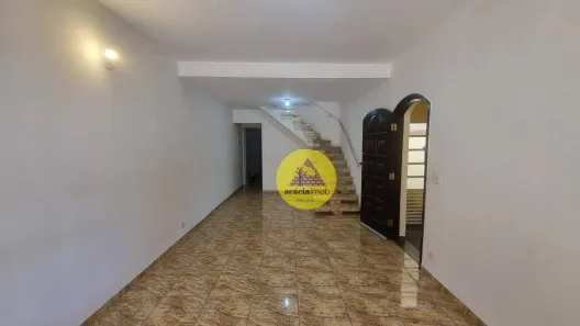 Sobrado com 3 Quartos para alugar, 165m² no Parque São Domingos, São Paulo
