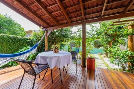 Casa com 5 Quartos à venda, 244m² no Jardim Amélia, Pinhais