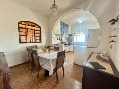 Casa com 3 Quartos à venda, 261m² no Diamante (Barreiro), Belo Horizonte
