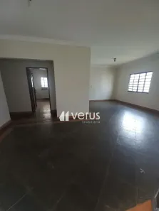 Casa com 5 Quartos para alugar, 280m² no Santa Mônica, Uberlândia