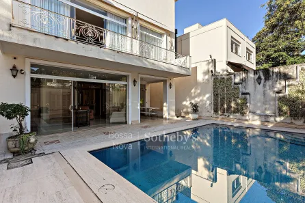 Casa com 4 Quartos à venda, 335m² no Pacaembu, São Paulo