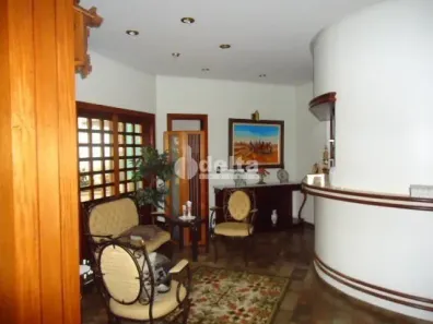 Casa com 6 Quartos à venda, 550m² no Fundinho, Uberlândia