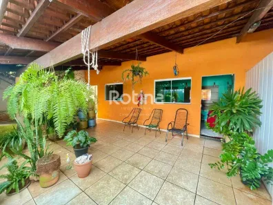 Casa com 4 Quartos à venda, 181m² no Jardim das Palmeiras, Uberlândia