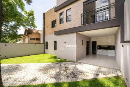Sobrado com 3 Quartos à venda, 139m² no Santa Cândida, Curitiba