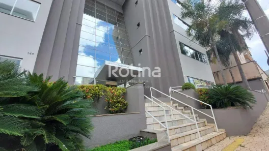 Sala Comercial para alugar, 164m² no Tabajaras, Uberlândia