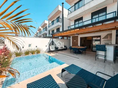 Casa de Condomínio com 4 Quartos à venda, 150m² no Parque Rincão, Cotia