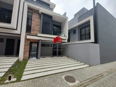 Sobrado com 3 Quartos à venda, 179m² no Xaxim, Curitiba