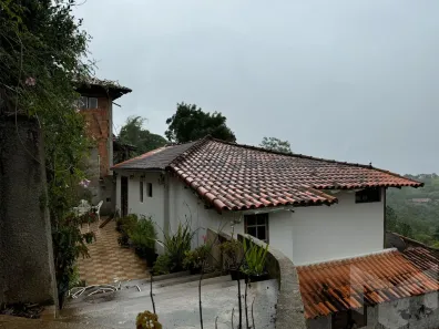 Casa de Condomínio com 4 Quartos à venda, 128m² no Nogueira, Petrópolis