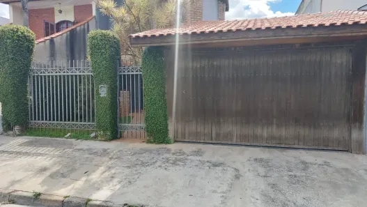 Casa com 3 Quartos para alugar, 194m² no Jundiapeba, Mogi das Cruzes