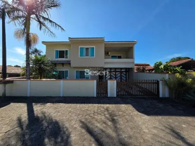Casa com 4 Quartos à venda, 243m² no Barra do Saí, Itapoá
