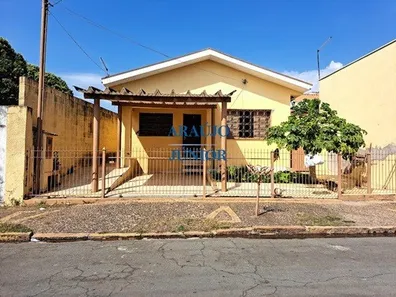 Casa com 2 Quartos à venda, 88m² no Vila Massuchetto, Americana