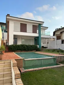 Casa de Condomínio com 3 Quartos à venda, 250m² no Pousada dos Bandeirantes, Carapicuíba