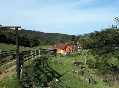 Fazenda/Sítio com 3 Quartos à venda, 110m² no Area Rural, Águas Mornas