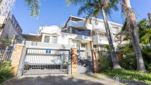 Casa com 3 Quartos à venda, 329m² no Chácara das Pedras, Porto Alegre