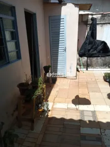 Casa com 3 Quartos à venda, 200m² no Planalto, Uberlândia