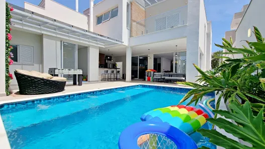 Casa de Condomínio com 5 Quartos para alugar, 390m² no Iporanga, Sorocaba