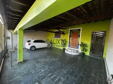 Casa com 3 Quartos à venda, 180m² no Jardim Brasília, Uberlândia