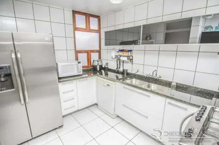 Casa com 3 Quartos à venda, 400m² no Menino Deus, Porto Alegre