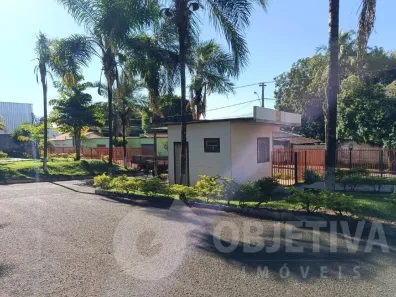 Prédio Comercial para alugar, 1200m² no Chácaras Tubalina e Quartel, Uberlândia