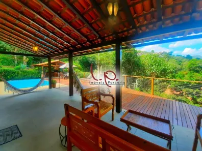 Casa de Condomínio com 4 Quartos à venda, 250m² no Itaipava, Petrópolis