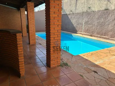 Casa com 6 Quartos para alugar, 357m² no Jardim Dona Sarah, Bauru