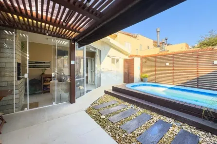Casa com 3 Quartos à venda, 103m² no Camaquã, Porto Alegre
