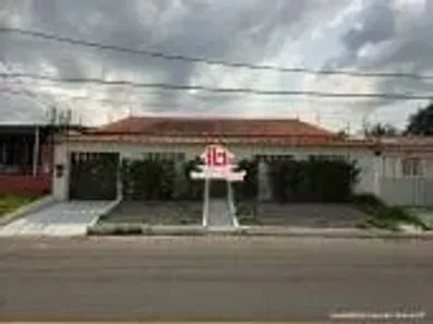 Casa com 4 Quartos para alugar, 450m² no Aleixo, Manaus