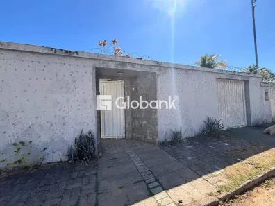 Sala Comercial para alugar, 42m² no Major Prates, Montes Claros