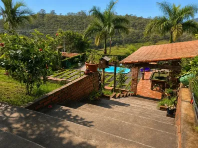 Fazenda/Sítio com 3 Quartos à venda, 1000m² no Recanto dos Lagos, Juiz de Fora