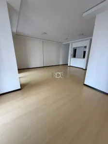 Apartamento com 3 Quartos para alugar, 122m² no Gleba Fazenda Palhano, Londrina