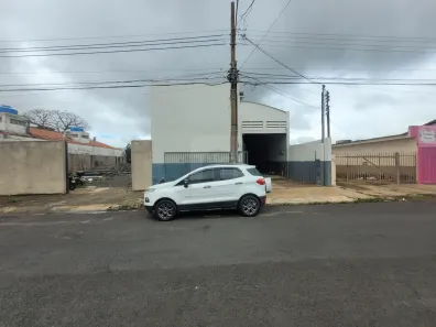 Galpão/Depósito/Armazém para alugar, 330m² no Presidente Roosevelt, Uberlândia