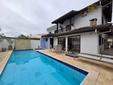 Casa de Condomínio com 3 Quartos para alugar, 280m² no Jd São Francisco, Peruíbe