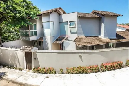 Casa com 4 Quartos à venda, 305m² no Camboinhas, Niterói