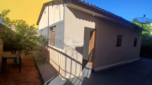 Casa com 2 Quartos para alugar, 67m² no Parque São Geraldo, Uberaba