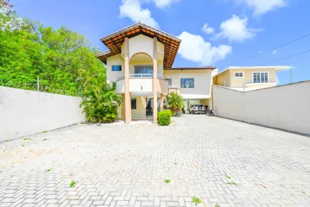 Casa com 5 Quartos à venda, 450m² no Edson Queiroz, Fortaleza