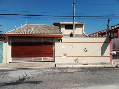 Sobrado com 4 Quartos à venda, 200m² no Flor do Vale, Tremembé